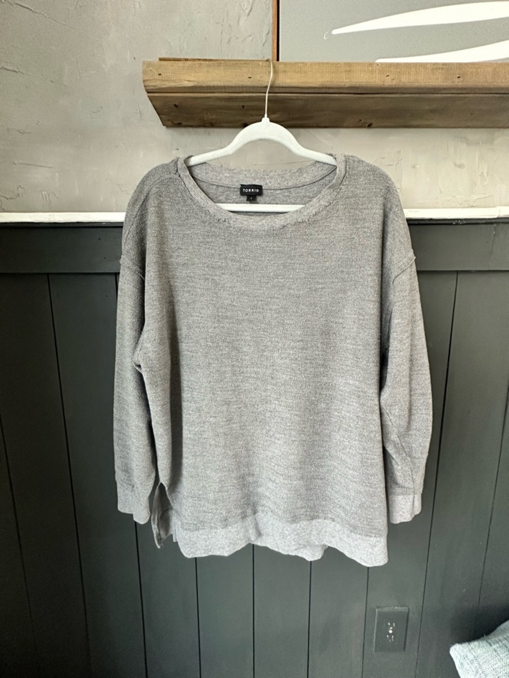 Torrid Heather Gray Distressed Dropped Shoulder Raw Hem Crewneck Size‎ 1